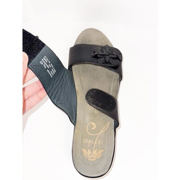 Dansko Donna Sandal Black Leather Comfort Slide Two Strap Low Wedge Floral 40/10 - Picture 12 of 13